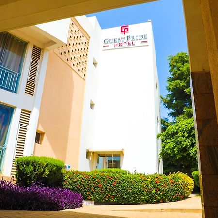 קאנו Guest Pride Hotel מראה חיצוני תמונה