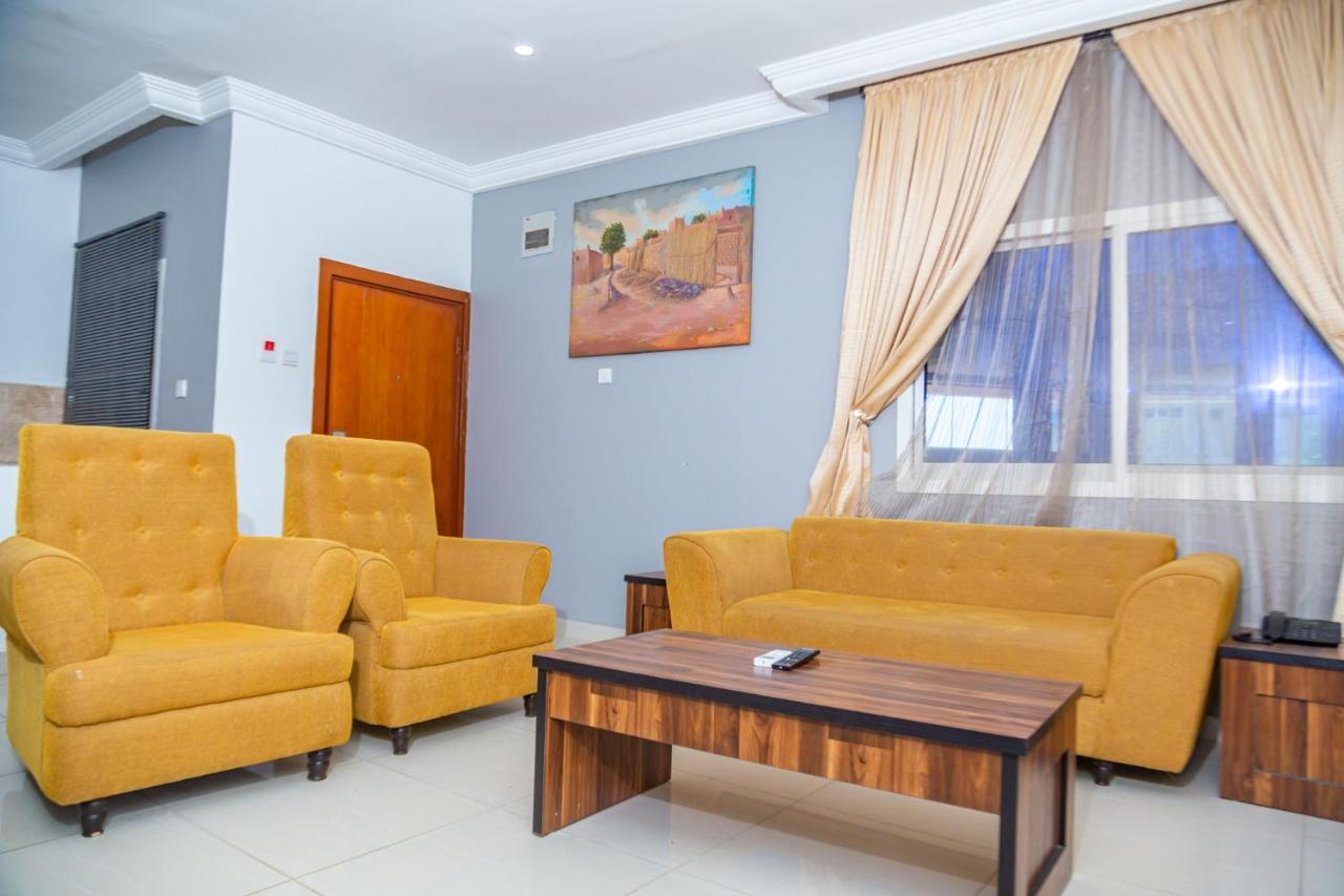 קאנו Guest Pride Hotel מראה חיצוני תמונה