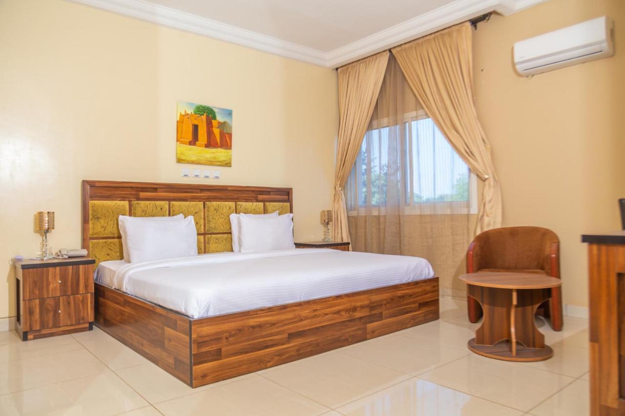 קאנו Guest Pride Hotel מראה חיצוני תמונה