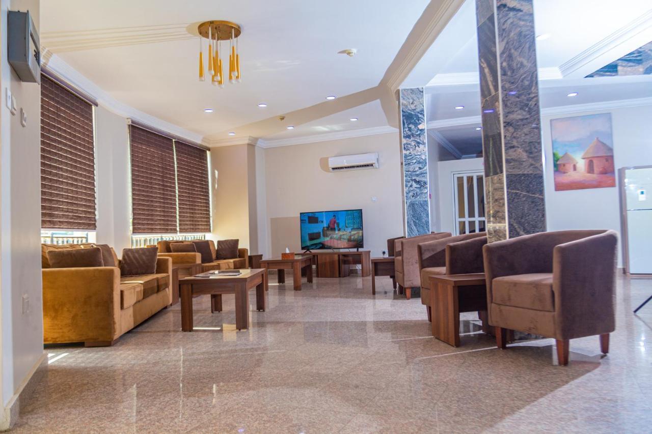 קאנו Guest Pride Hotel מראה חיצוני תמונה