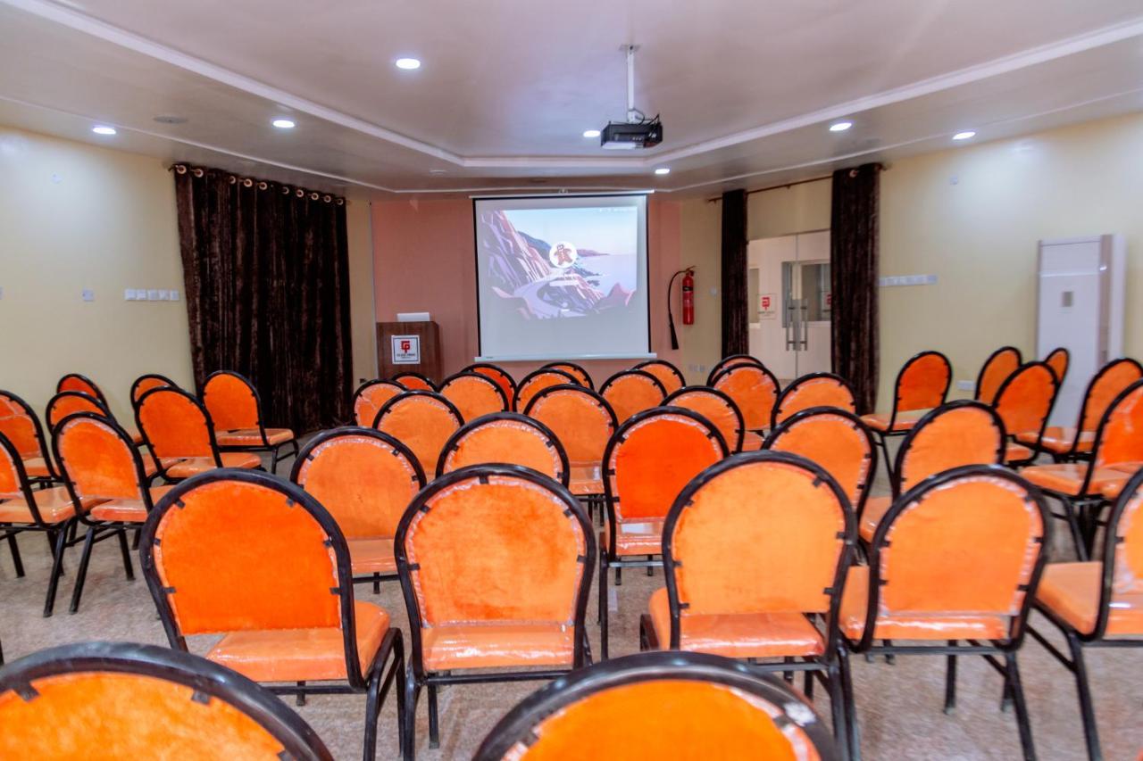 קאנו Guest Pride Hotel מראה חיצוני תמונה