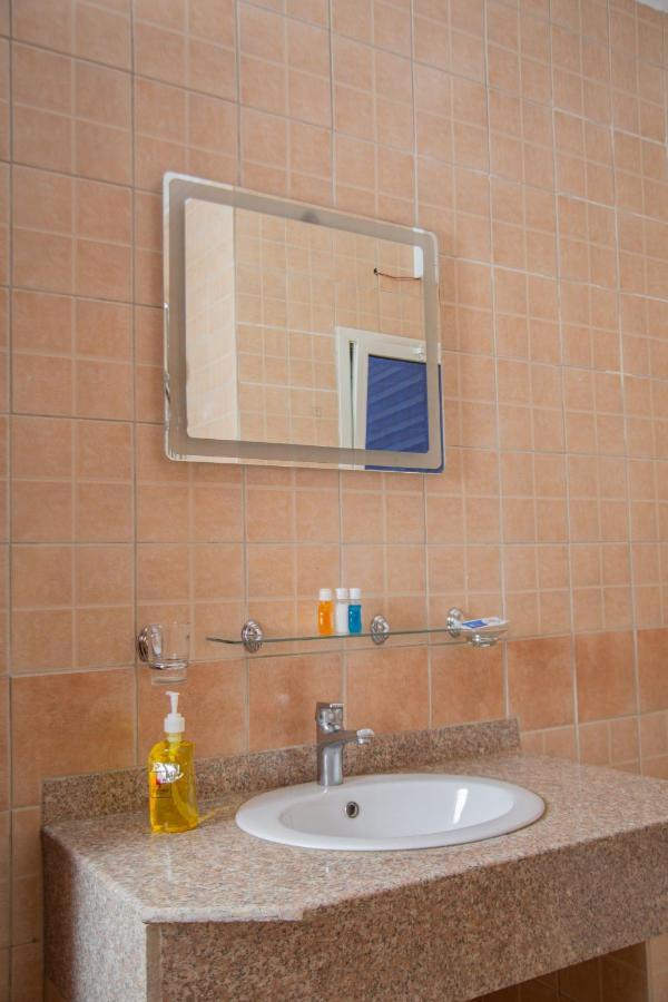 קאנו Guest Pride Hotel מראה חיצוני תמונה