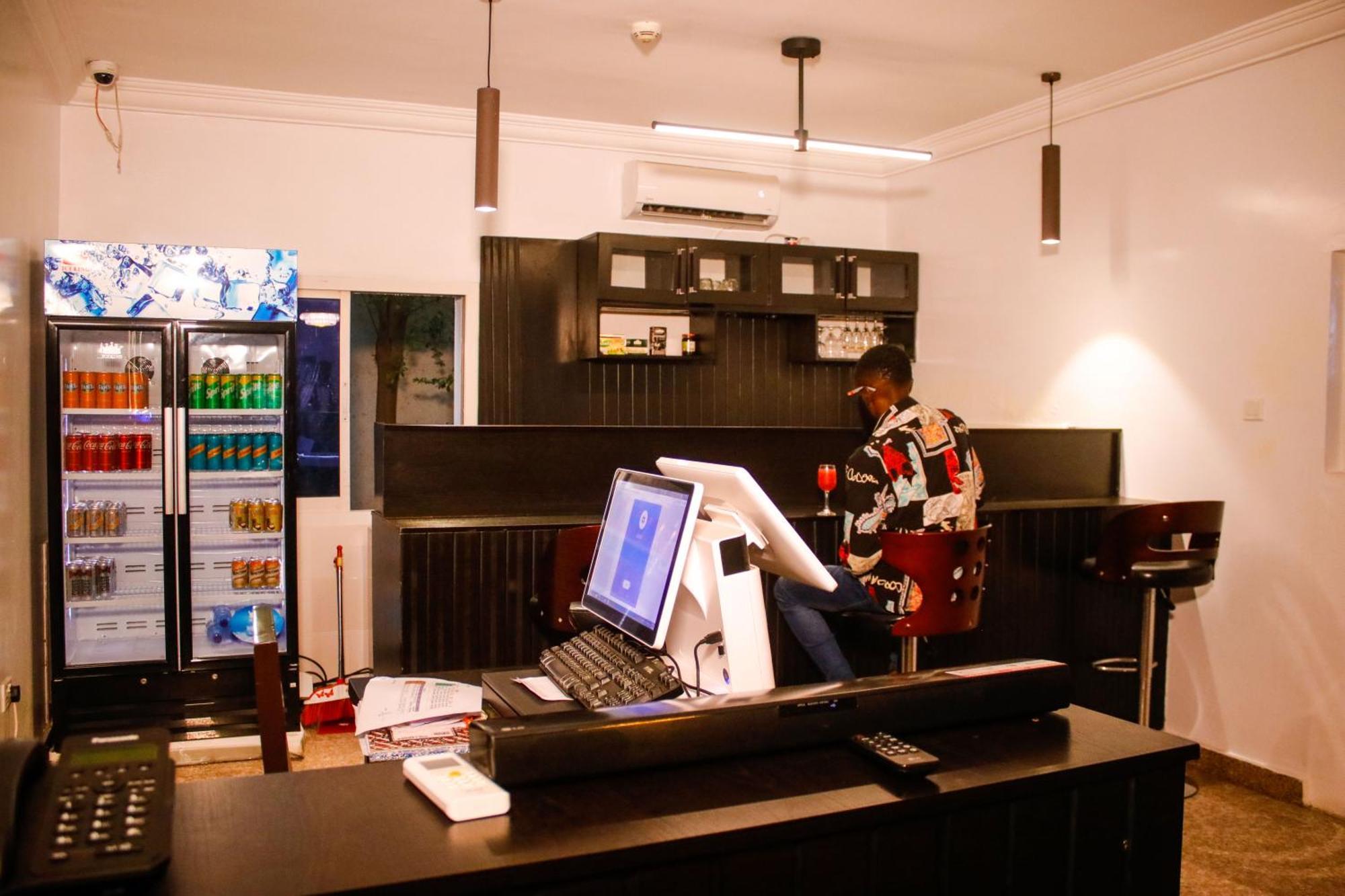 קאנו Guest Pride Hotel מראה חיצוני תמונה
