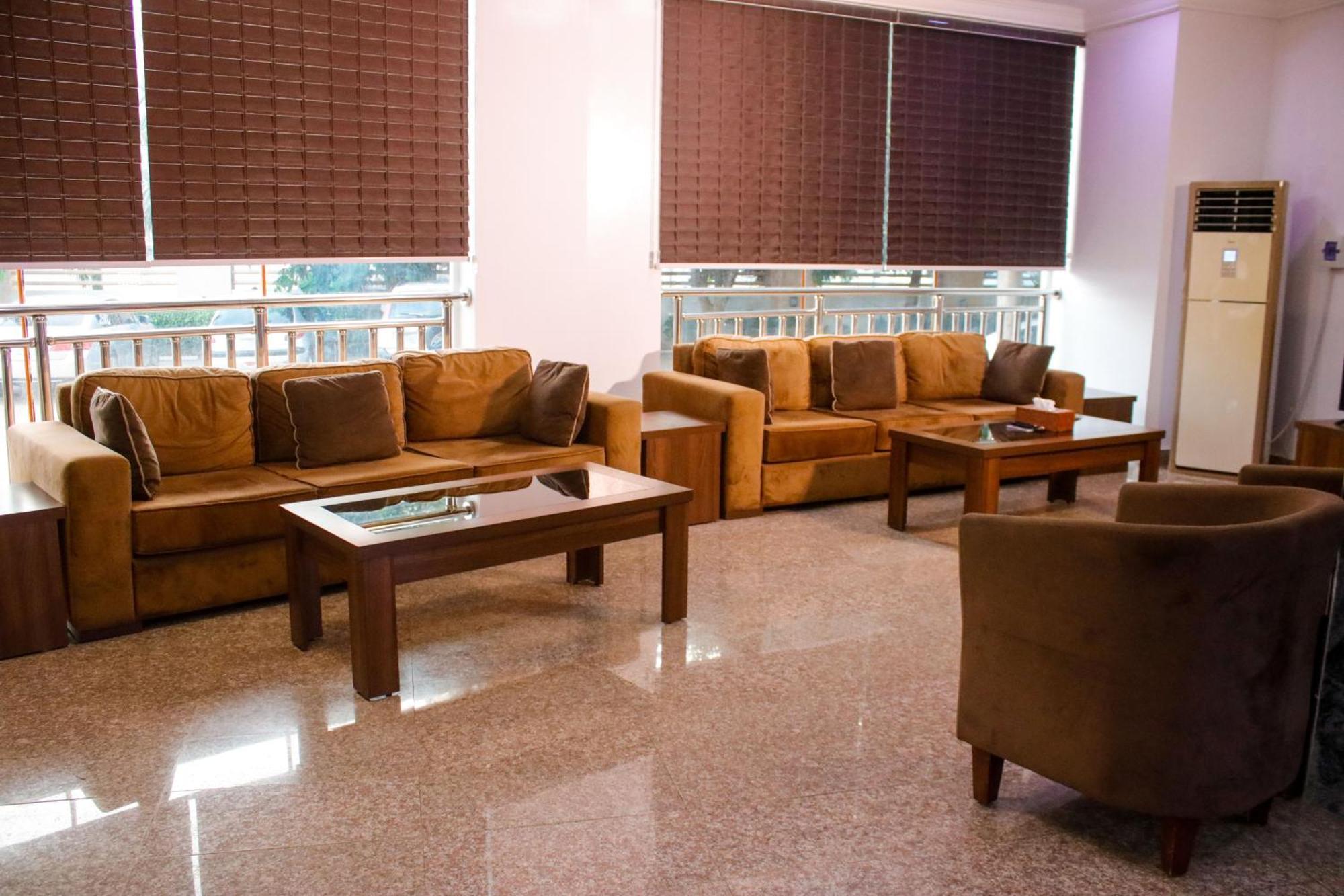קאנו Guest Pride Hotel מראה חיצוני תמונה