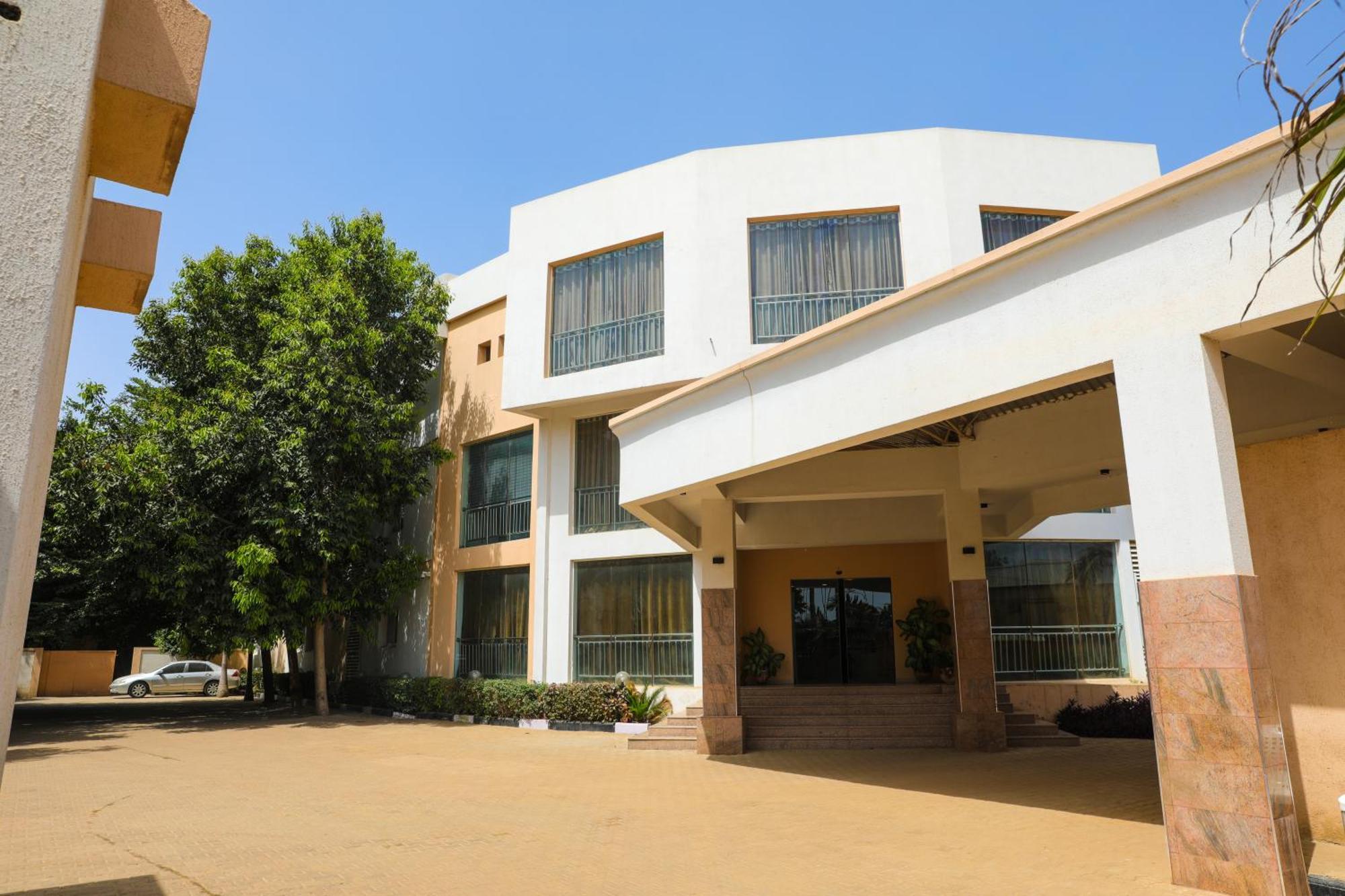 קאנו Guest Pride Hotel מראה חיצוני תמונה