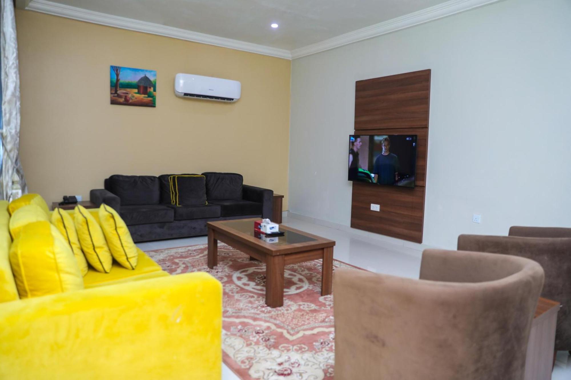 קאנו Guest Pride Hotel מראה חיצוני תמונה